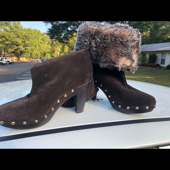 Michael Kors fashion boots. - Picture 2 of 4
